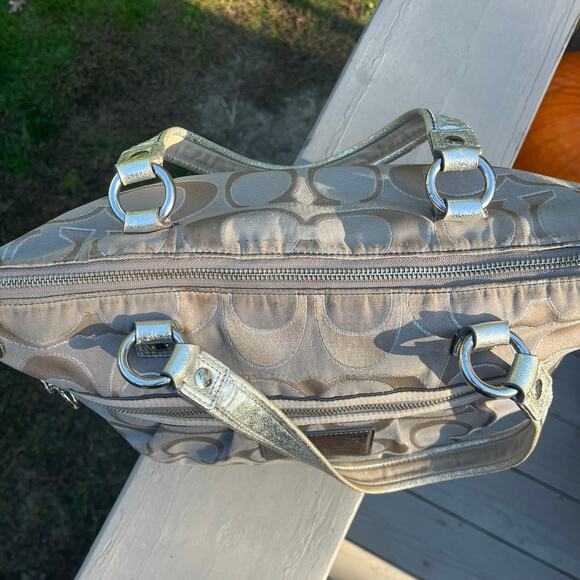 COACH POPPY RARE‼️ Tote, Champagne & Metallic - Picture 7 of 17